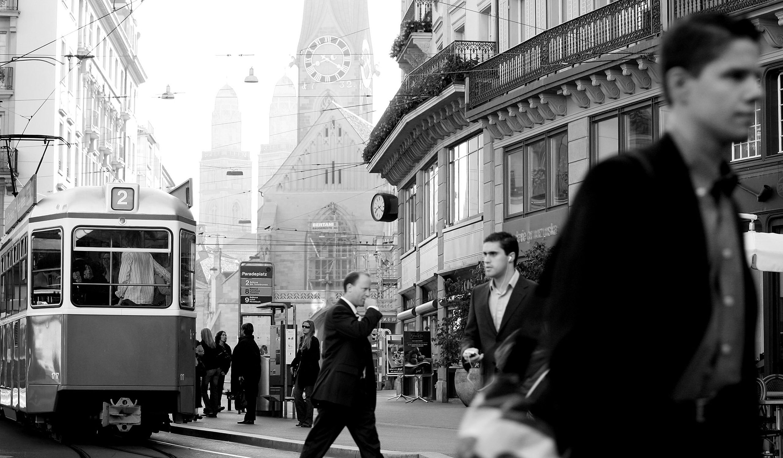 Zurich's Paradeplatz. Business people on the way to work. Photography Justin Hession