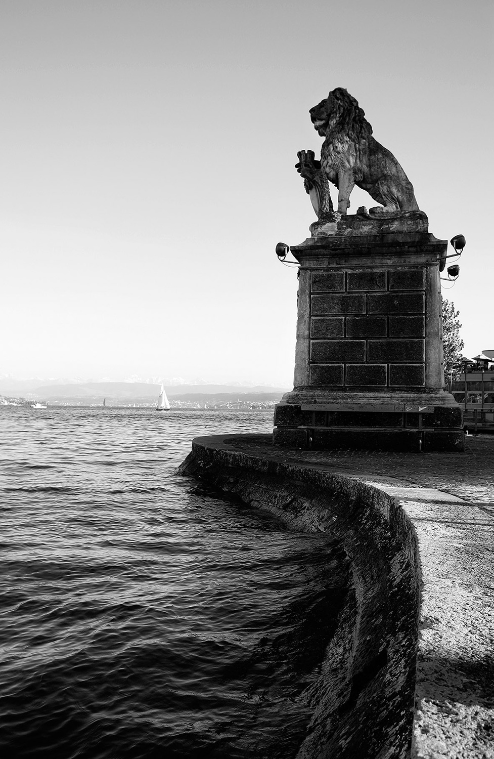 Lake Zurich, Zurich, Switzerland. Photography Justin Hession