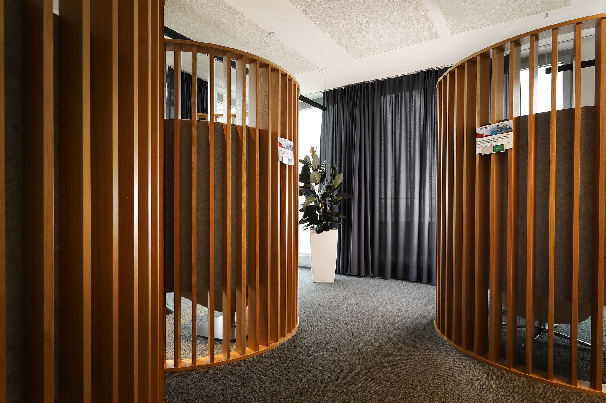 For over fifteen years, Justin has captured the essence of interiors and architecture throughout Zurich and Switzerland, building strong, trusted relationships with those who commission his work